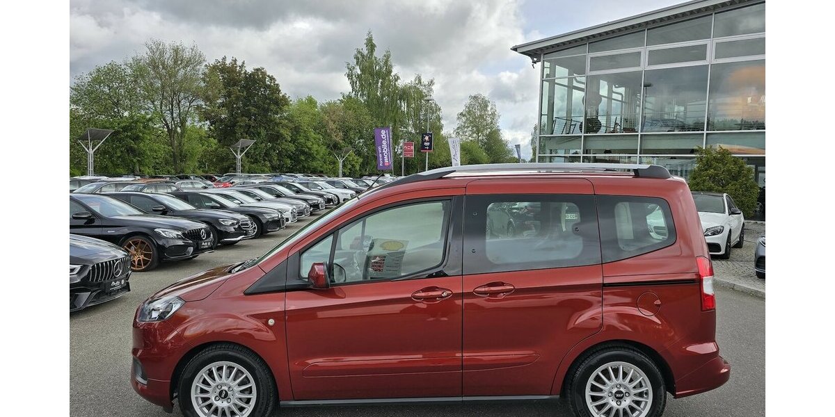 Ford Tourneo Courier 1.5 TDCI/NAVI/KAMERA/1.HAND 90.365 km 10.900 &euro; Villingen-Schwenningen 78054