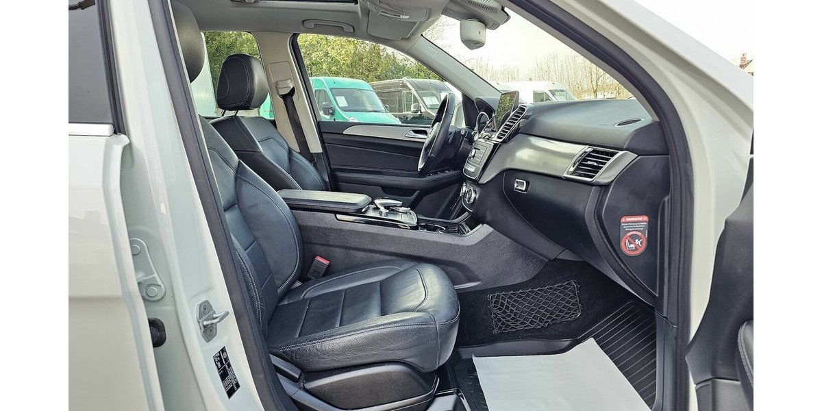 Mercedes-Benz GLE 350 d 4Matic LEDER NAVI AHK LED AUS 2.HAND 139.991 km 31.490 &euro; Löhne 32584