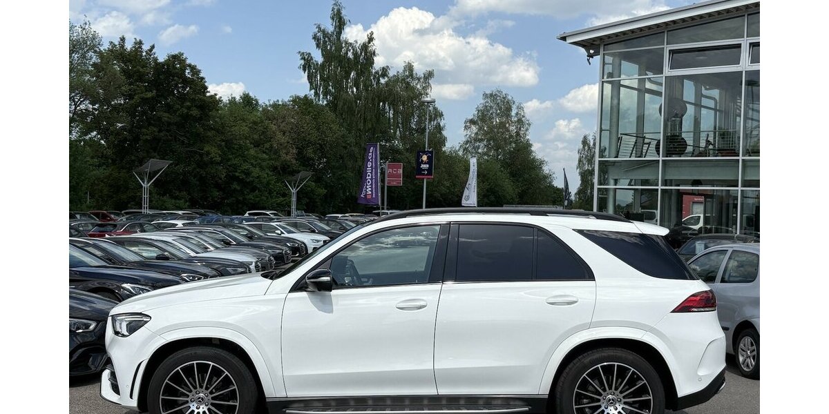 Mercedes-Benz GLE 300 4 Matic AMG NIGHT/PANO/BURMES/NAVI/360° 67.051 km 56.900 &euro; Villingen-Schwenningen 78054