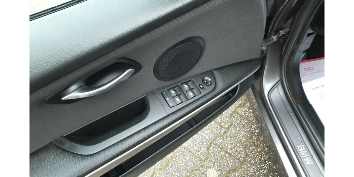 BMW 320D WM26: AHK ADVANTAGE/COMFORTPAKET 17ZOLL LMF 179.895 km 6.908 &euro; Köln 50858