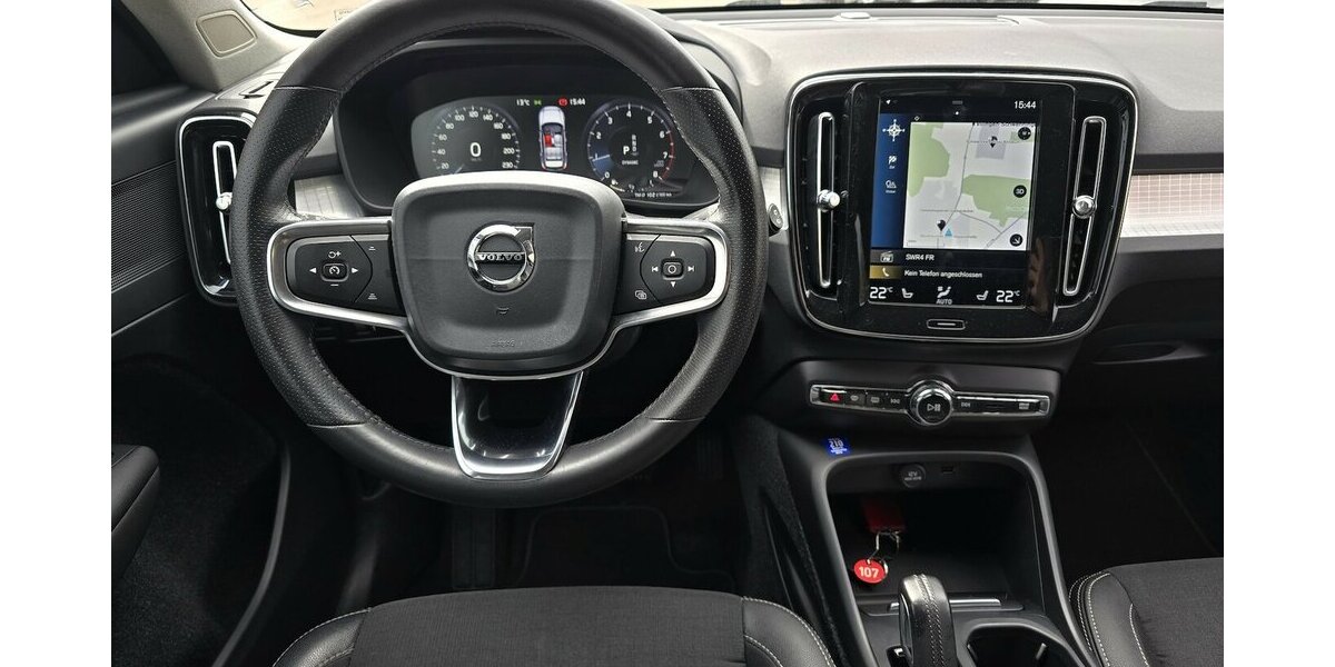 Volvo XC40 T4 MOMENTUM AWD/KLIMA/LEDER/ PRO-PAKET/LED 52.808 km 23.900 &euro; Villingen-Schwenningen 78054