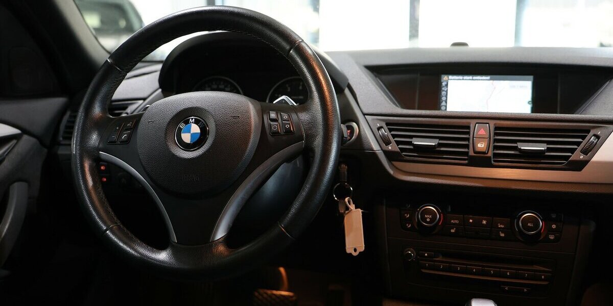 BMW X1 xDrive 25i BUSINESS SPORT SHADOW / PANORAMA / 115.000 km 11.777 &euro; Hamm 59077