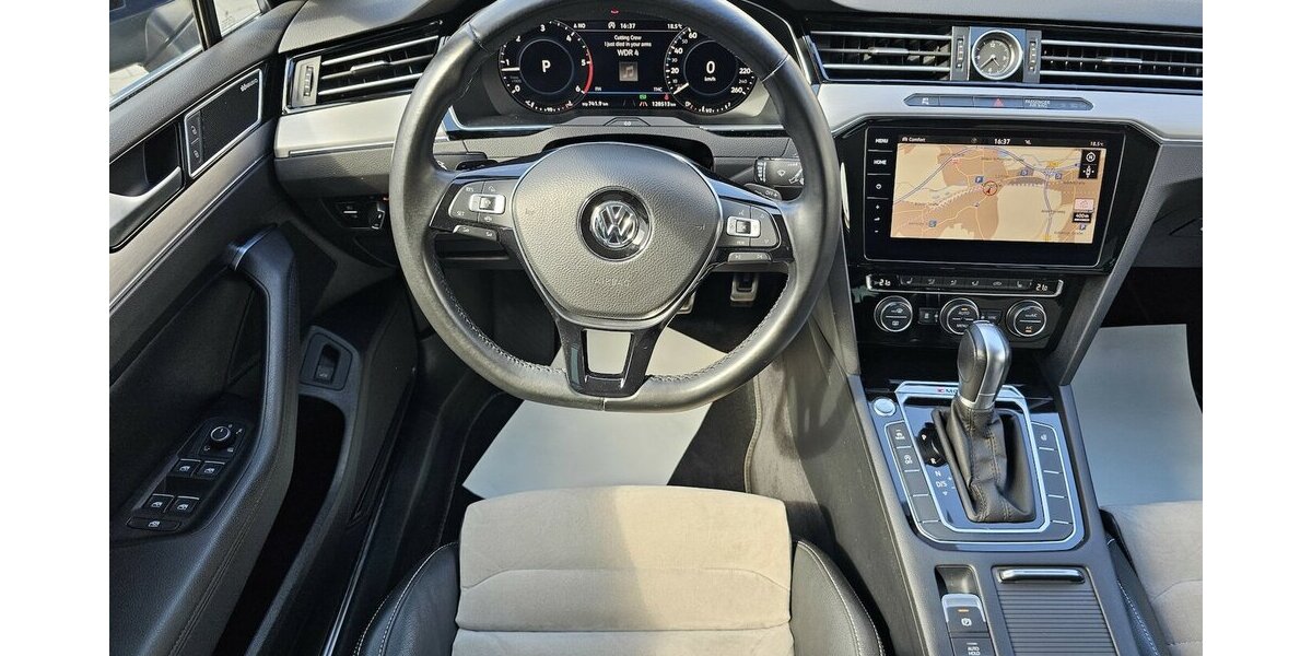 VW Passat Variant 2.0 TDI 4M Highline R-Line 360° 128.350 km 20.990 &euro; Löhne 32584