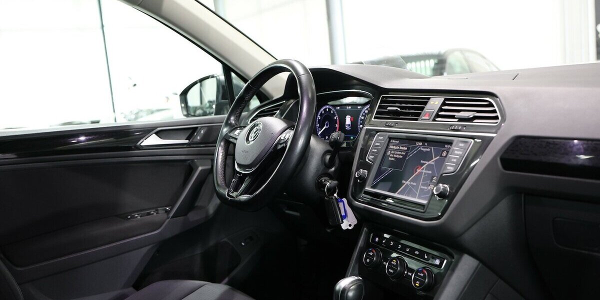 VW Tiguan 2.0 TSI DSG 4M SOUND / PANORAMA / LED 128.000 km 18.555 &euro; Hamm 59077