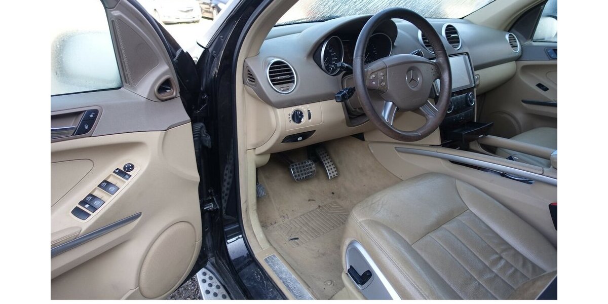 Mercedes-Benz ML 320 CDI PDC AHK Leder Ganzjahresreifen 294.300 km 7.950 &euro; Neumarkt/OPf 92318