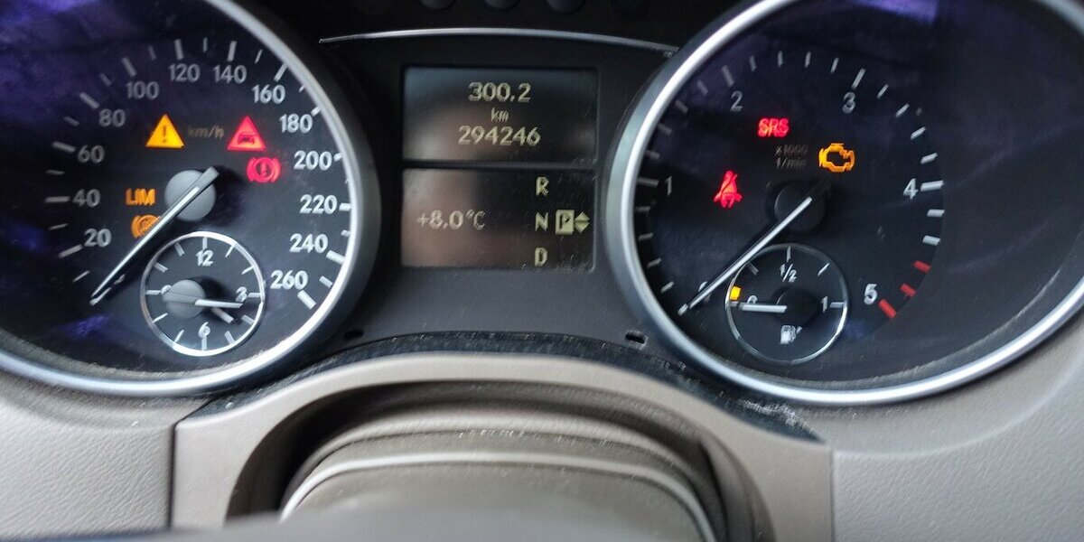 Mercedes-Benz ML 320 CDI PDC AHK Leder Ganzjahresreifen 294.300 km 7.950 &euro; Neumarkt/OPf 92318