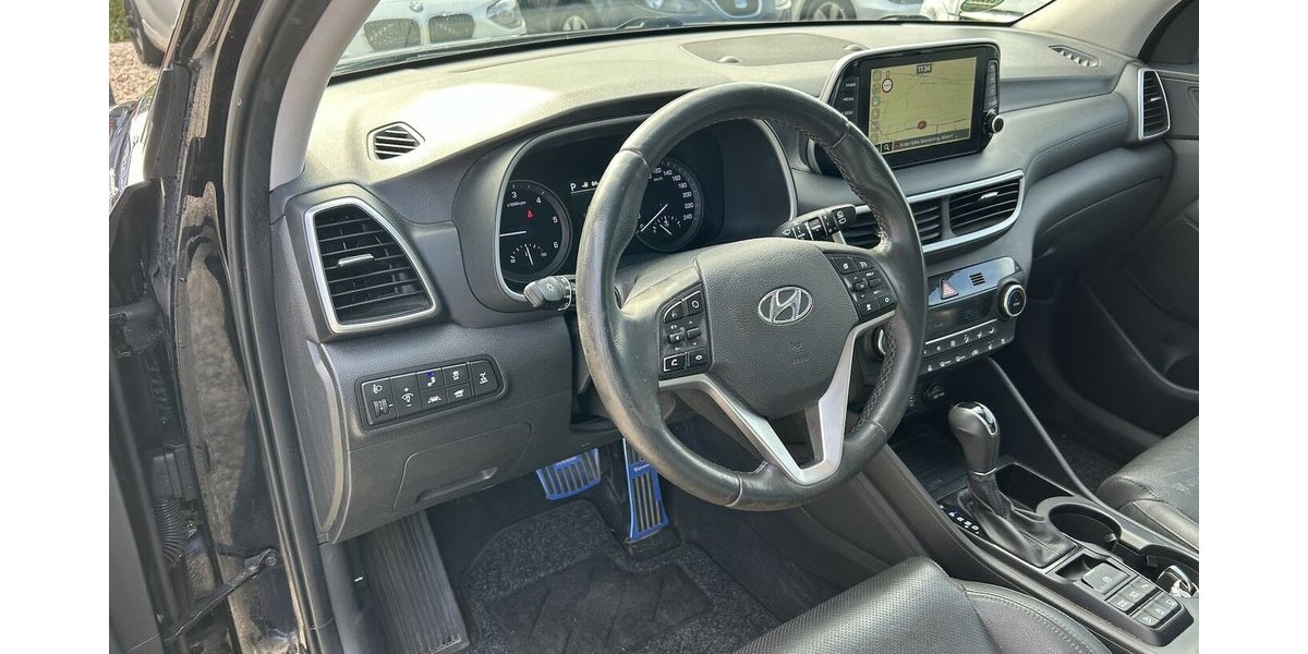 Hyundai Tucson 2.0 CRDi Automatik 4WD Premium Navi AHK 191.900 km 14.990 &euro; Altdorf 84032