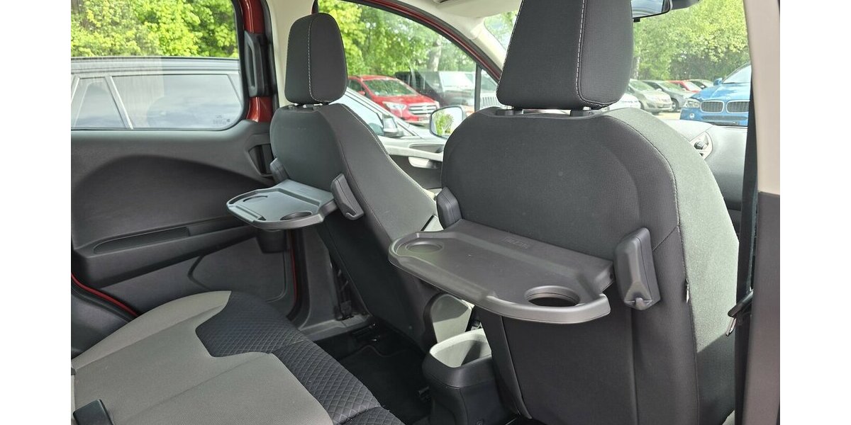 Ford Tourneo Courier 1.5 TDCI/NAVI/KAMERA/1.HAND 90.365 km 10.900 &euro; Villingen-Schwenningen 78054