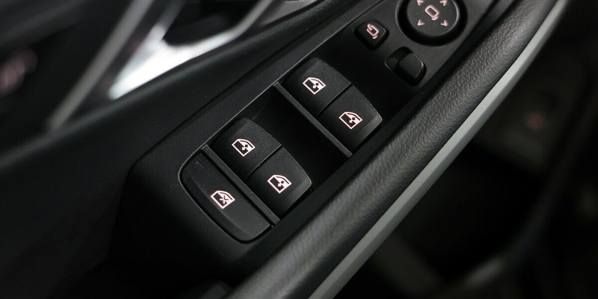 BMW 320d Touring SPORT / LIVE-COCKPIT-PRO / LEDER 138.000 km 21.444 &euro; Hamm 59077