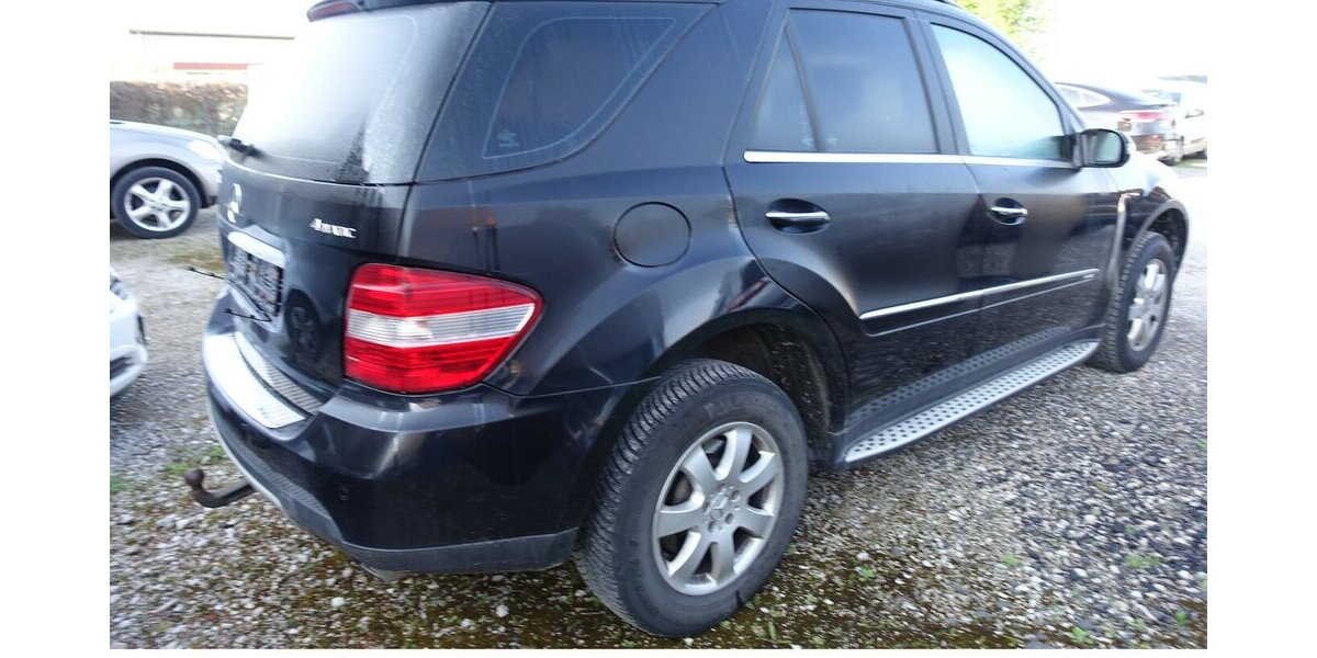 Mercedes-Benz ML 320 CDI PDC AHK Leder Ganzjahresreifen 294.300 km 7.950 &euro; Neumarkt/OPf 92318