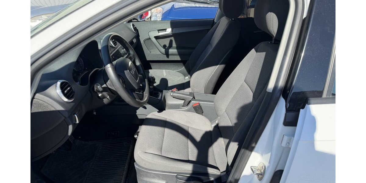 Audi A3 2.0 TDI Attraction Xenon SHZ Motorschaden 140.900 km 3.000 &euro; Altdorf 84032