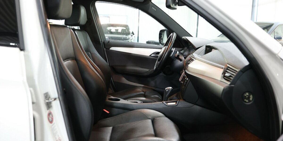 BMW X1 xDrive 25i BUSINESS SPORT SHADOW / PANORAMA / 115.000 km 11.777 &euro; Hamm 59077