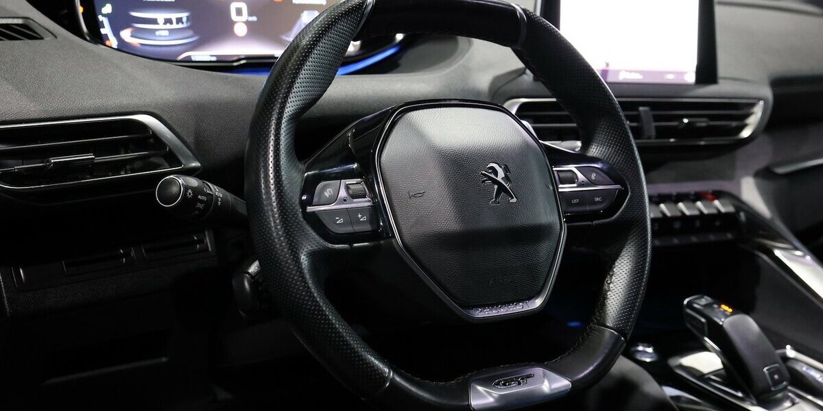 Peugeot 3008 2.0 BLUE-HDI 180 GT-LINE-SPORT / I-COCKPIT 138.000 km 15.555 &euro; Hamm 59077