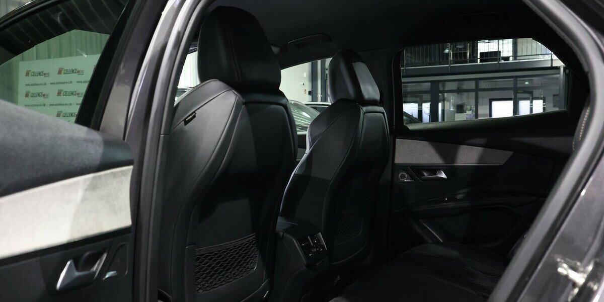 Peugeot 3008 2.0 BLUE-HDI 180 GT-LINE-SPORT / I-COCKPIT 138.000 km 15.555 &euro; Hamm 59077