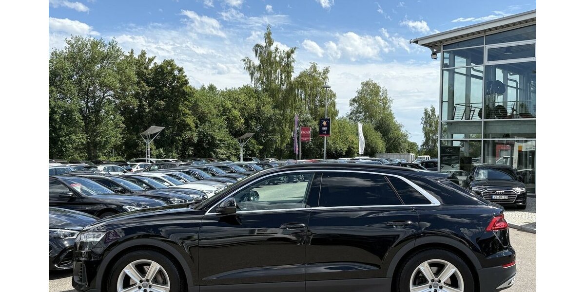 Audi Q8 50 TDI QUATTRO/ASSIST TOUR/VIRTUAL/ACC/AHK 181.351 km 34.800 &euro; Villingen-Schwenningen 78054