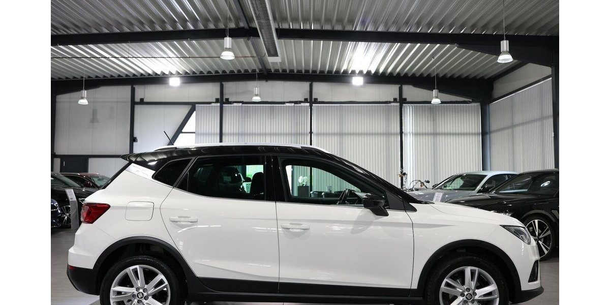 Seat Arona 1.5 TSI XCELLENCE FR-SPORT / WHITE & BLACK 90.000 km 14.881 &euro; Hamm 59077