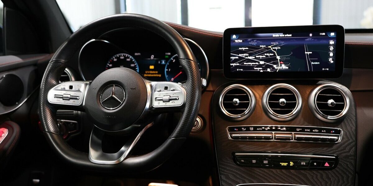 Mercedes-Benz GLC 220 d 4Matic AMG-LINE-PLUS MATT / PANORAMA 26.000 km 48.777 &euro; Hamm 59077