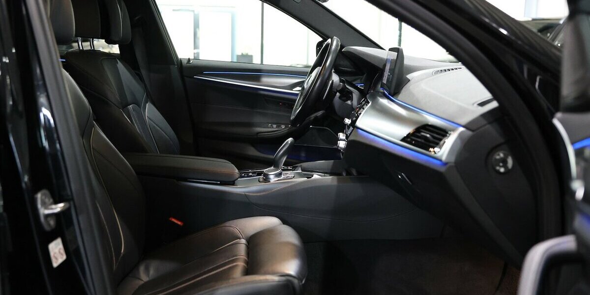 BMW 530d xDrive M-SPORT / SCHIEBEDACH,LASER,H/K,HUD 154.000 km 35.555 &euro; Hamm 59077