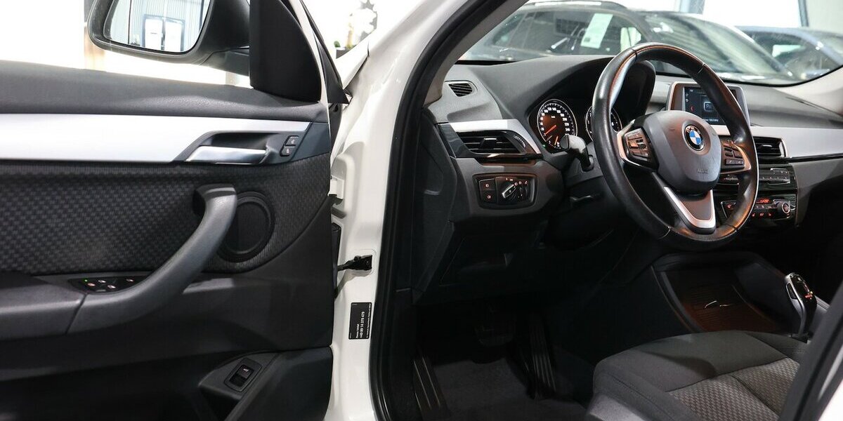 BMW X1 sDrive 18i Advantage WHITE / AUTOMATIK / 89.000 km 16.331 &euro; Hamm 59077
