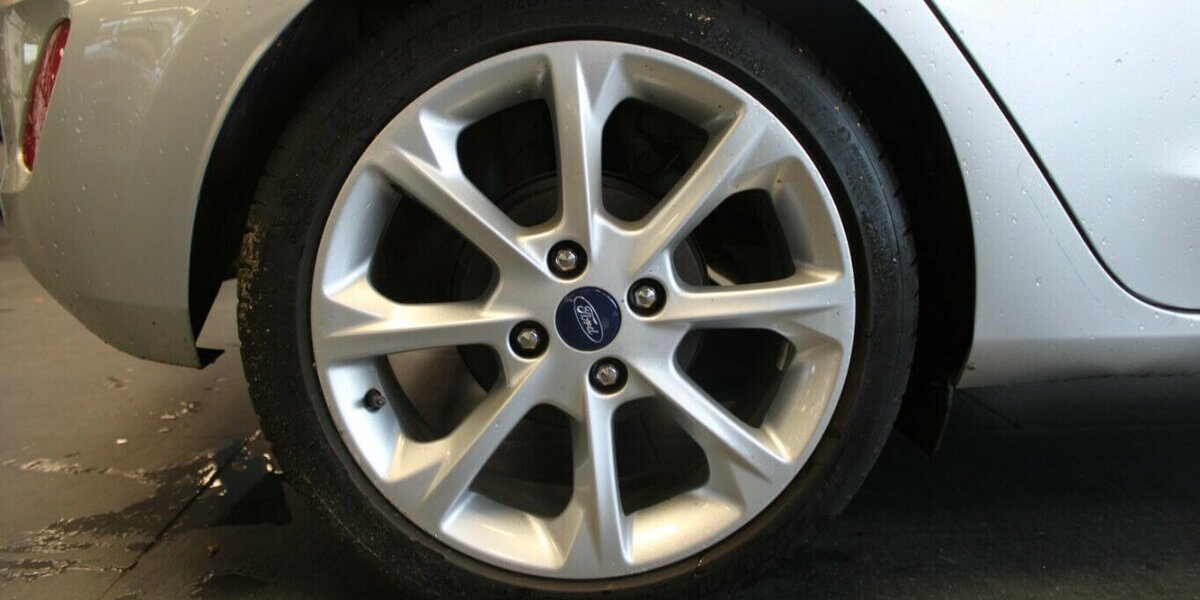 Ford Fiesta 1.0 EcoBoost S&S TiTANIUM 63.854 km 9.980 &euro; Euskirchen 53881