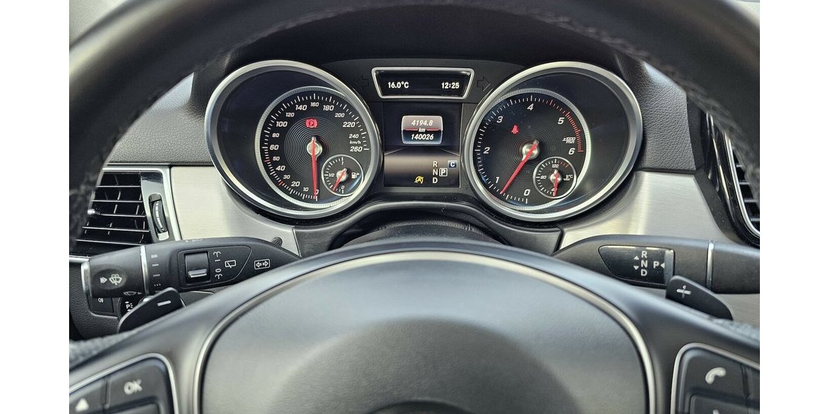 Mercedes-Benz GLE 350 d 4Matic LEDER NAVI AHK LED AUS 2.HAND 139.991 km 31.490 &euro; Löhne 32584
