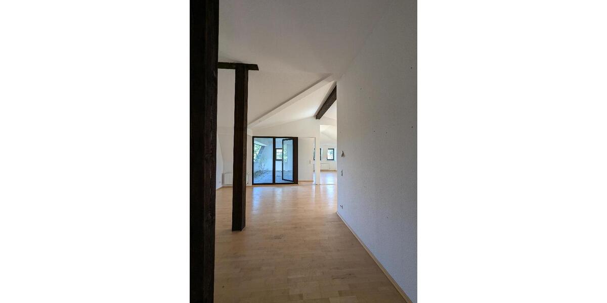 Dachgeschoßwohnung Chemnitz Altendorf - 5 Zimmer, 280 m&sup2;, 1.450&euro; | Angebot:26087623