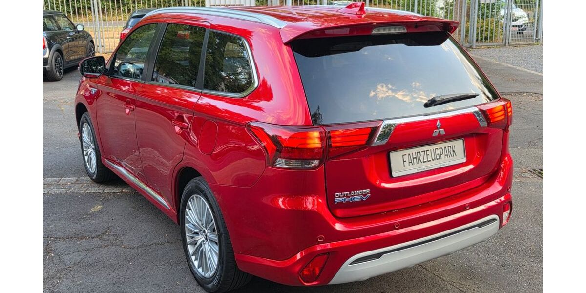 Mitsubishi Plug-in Hybrid Outlander 101.470 km 18.379 &euro; Siegen 57080