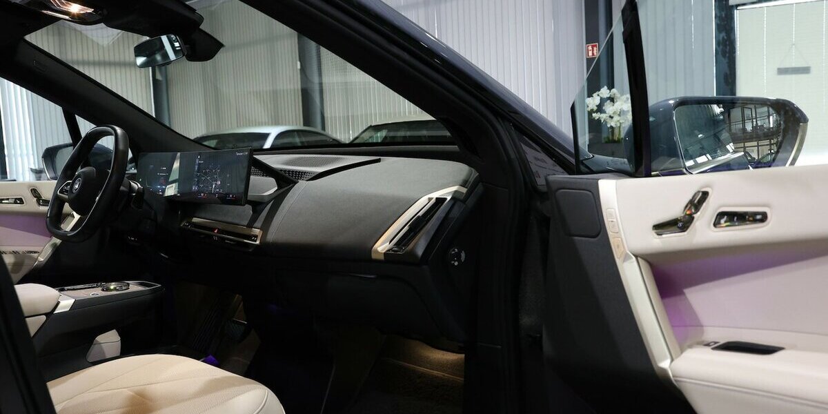 BMW iX 40 xDrive SPORT TITAN GLAS STORM EINZELSTÜCK 79.000 km 39.999 &euro; Hamm 59077