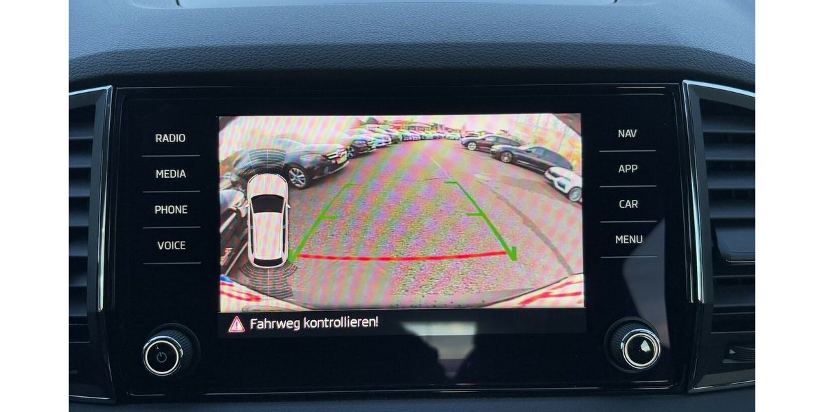 Skoda Karoq 1.5 TSI AMBITION/DSG/KAMERA/NAVI/PDC/DAB 163.970 km 14.900 &euro; Villingen-Schwenningen 78054