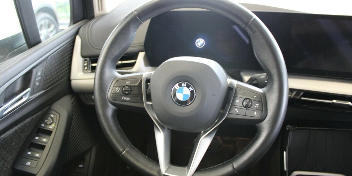 BMW 218 218d Active Tourer Aut. 32.270 km 25.980 &euro; Euskirchen 53881