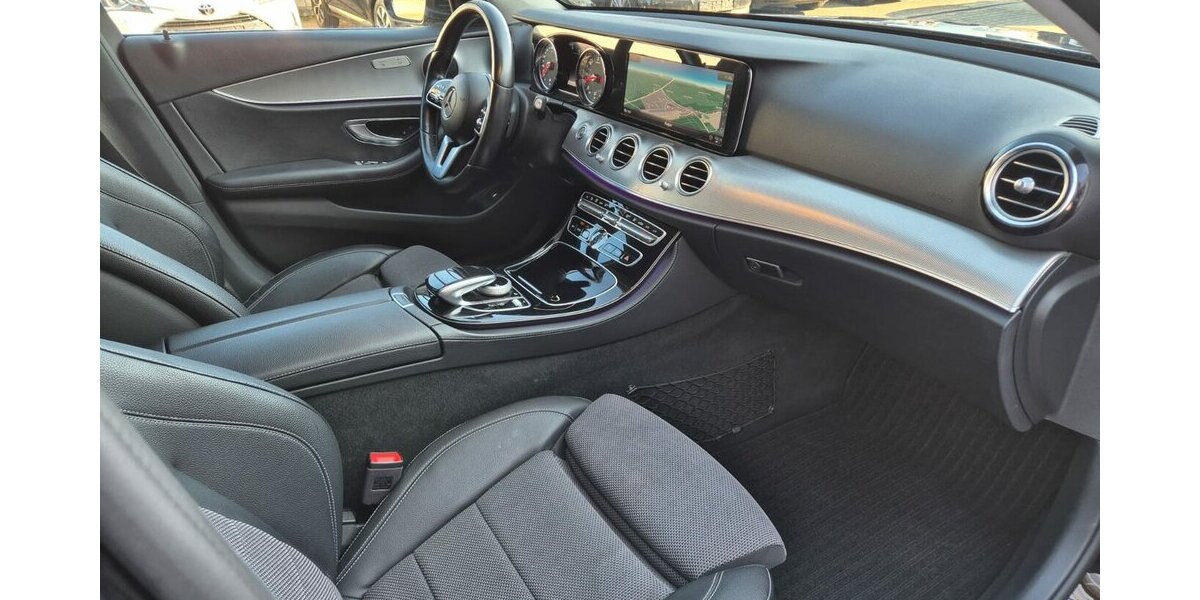 Mercedes-Benz E 400 d T 4M Standheizung, Rückfahrkamera, AHK, Co 203.000 km 17.990 &euro; Rodgau 63110