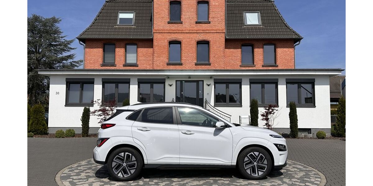 Hyundai KONA Elektro 48.505 km 26.450 &euro; Rotenburg Lispenhausen 36199