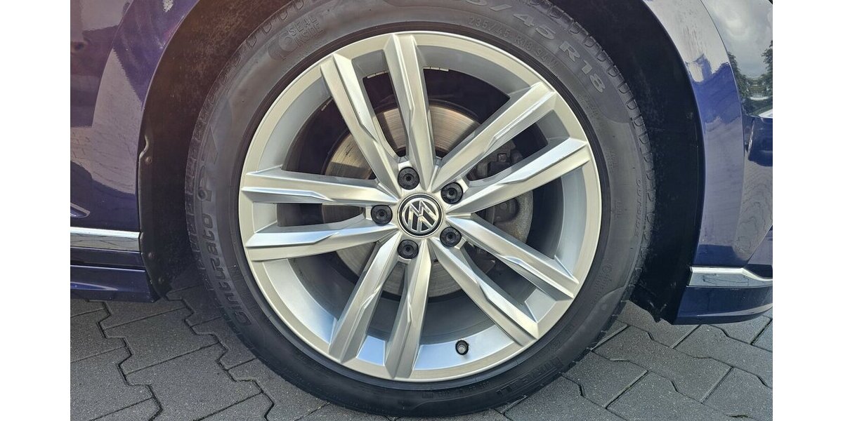 VW Passat Variant 2.0 TDI 4M Highline R-Line 360° 128.350 km 20.990 &euro; Löhne 32584