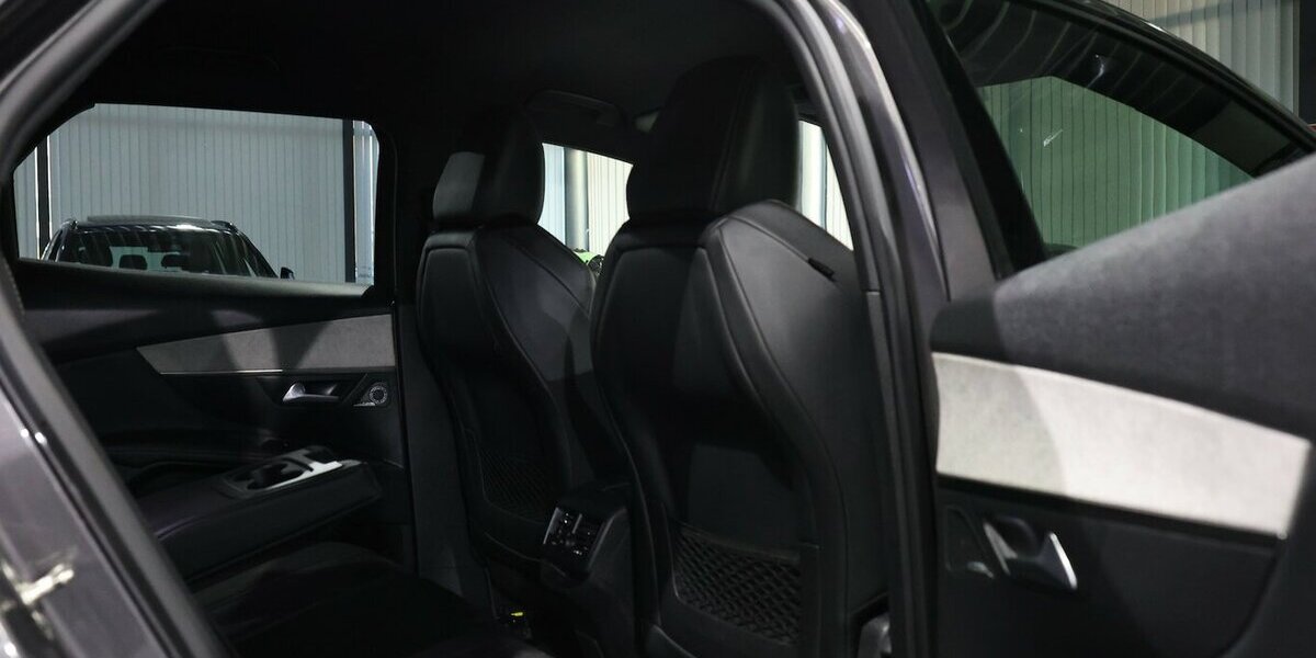 Peugeot 3008 2.0 BLUE-HDI 180 GT-LINE-SPORT / I-COCKPIT 138.000 km 15.555 &euro; Hamm 59077