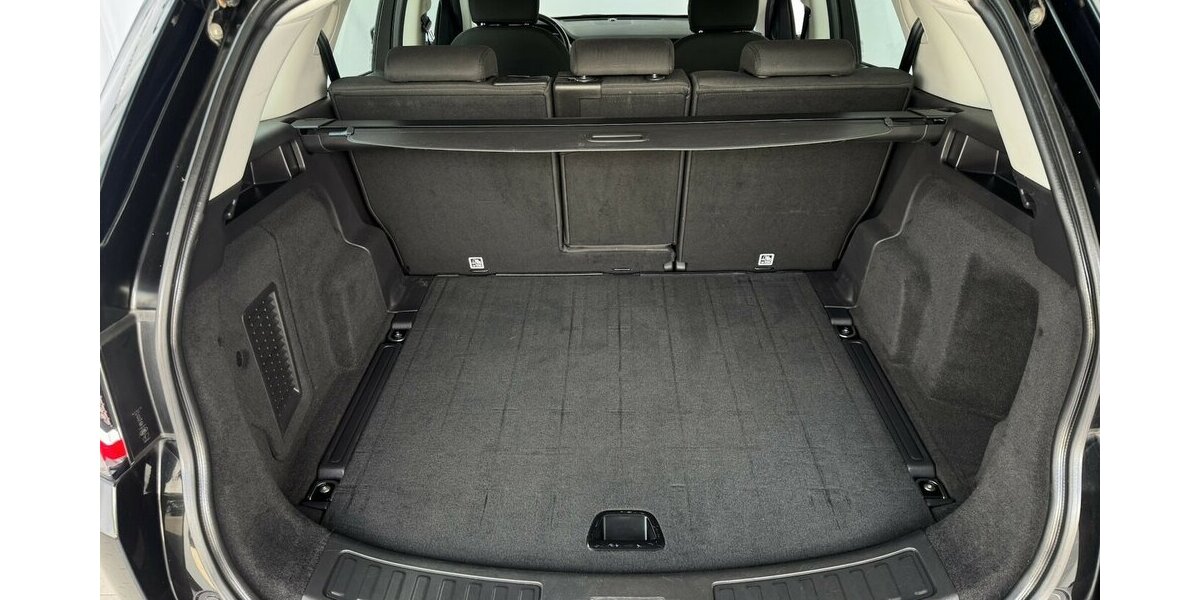 Land Rover Discovery Sport 2.0 Td4 SE AWD/AHK/KAMERA/KLIMA 111.402 km 13.900 &euro; Villingen-Schwenningen 78054