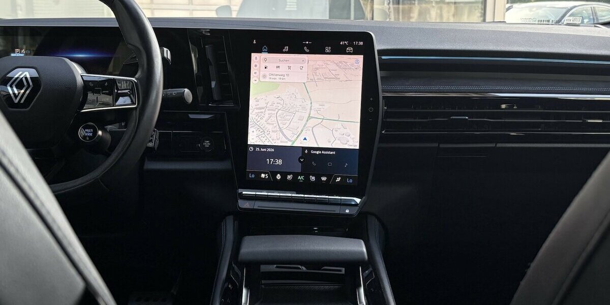 Renault Austral Iconic Esprit Alpine 360°/CARPLAY/NAVI 45.964 km 24.800 &euro; Villingen-Schwenningen 78054