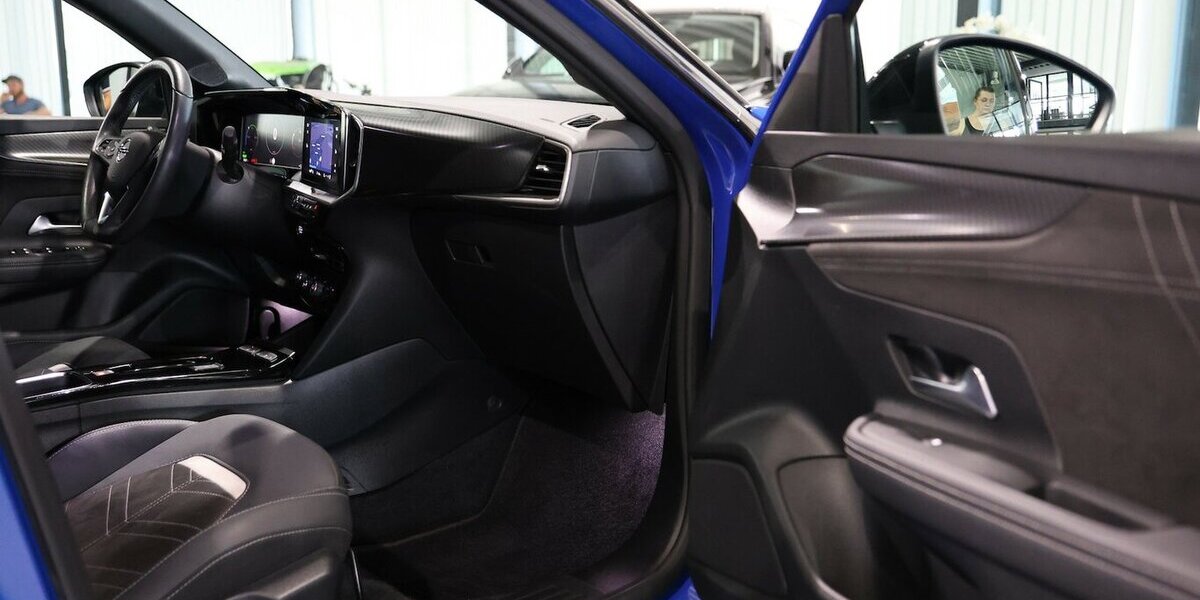 Opel Mokka-e ULTIMATE TECH BLUE & BLACK / WÄRMEPUMPE 39.000 km 18.777 &euro; Hamm 59077