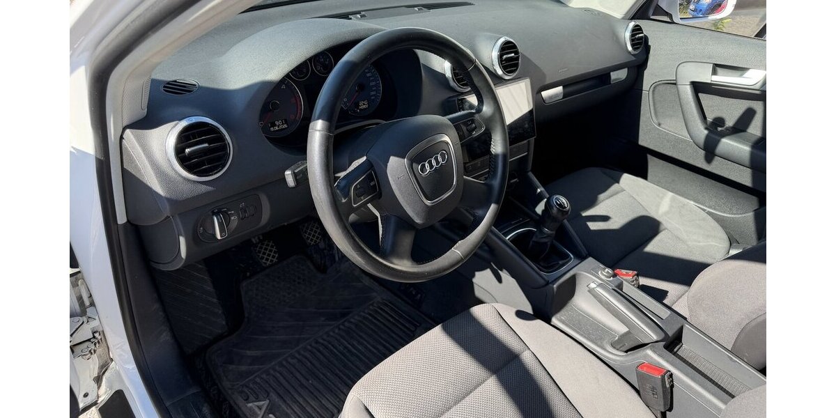 Audi A3 2.0 TDI Attraction Xenon SHZ Motorschaden 140.900 km 3.000 &euro; Altdorf 84032