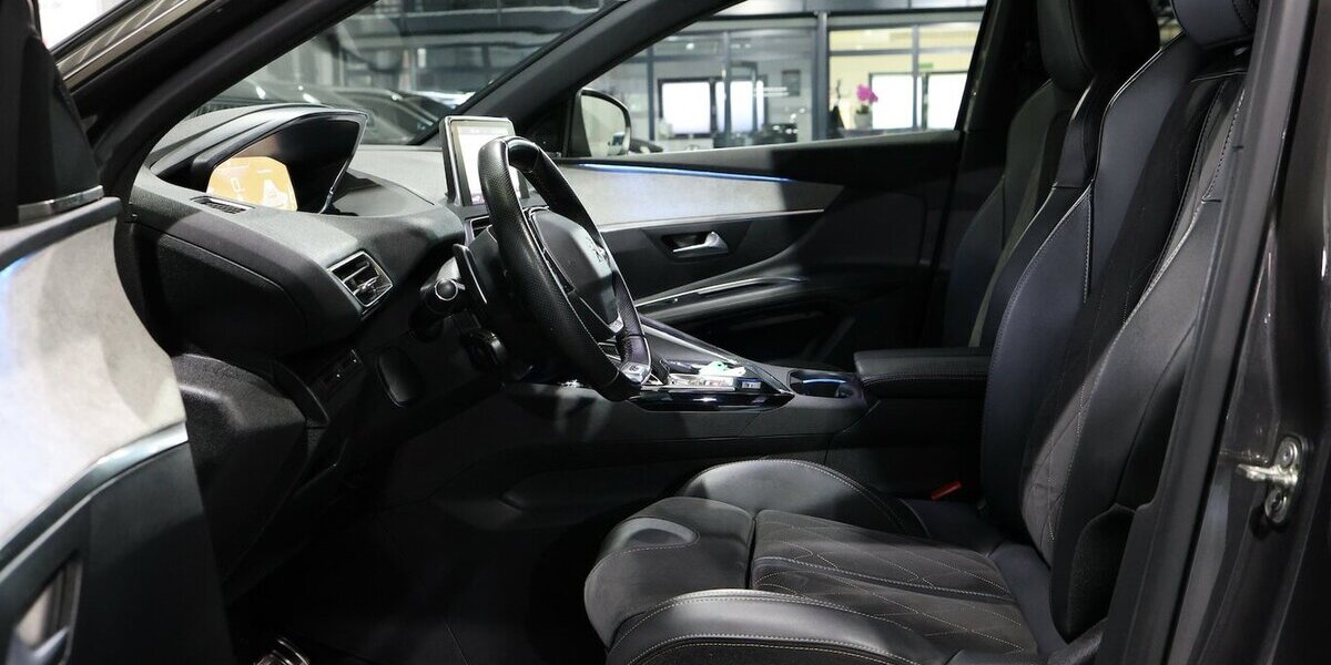 Peugeot 3008 2.0 BLUE-HDI 180 GT-LINE-SPORT / I-COCKPIT 138.000 km 15.555 &euro; Hamm 59077
