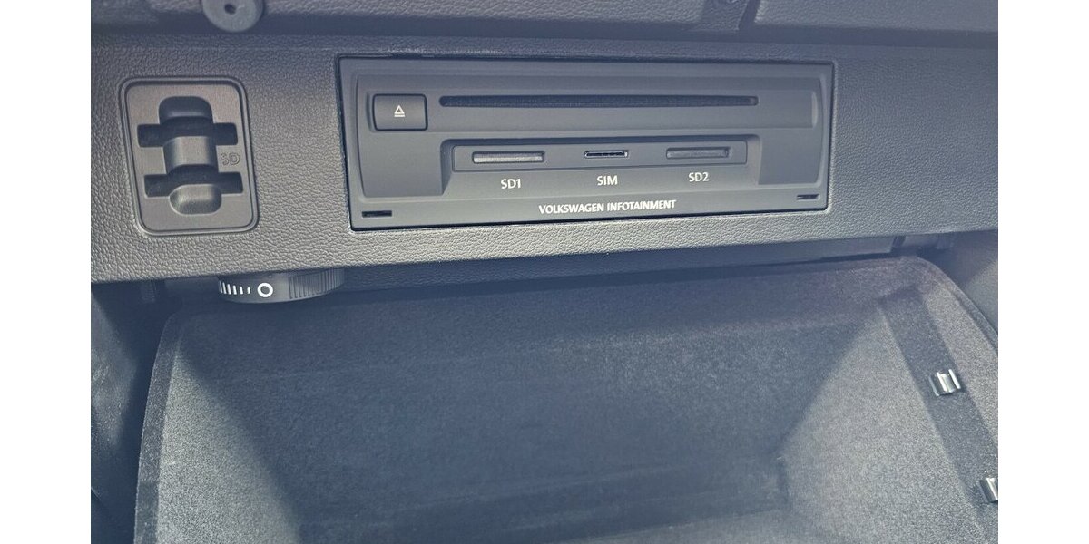 VW Passat Variant 2.0 TDI R-Line 4M Highline 360° 128.350 km 20.990 &euro; Löhne 32584
