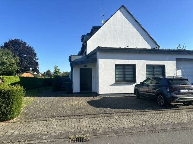 Etagenwohnung Niederkassel - 1 Zimmer, 50 m&sup2;, 515&euro; | Angebot:27308902