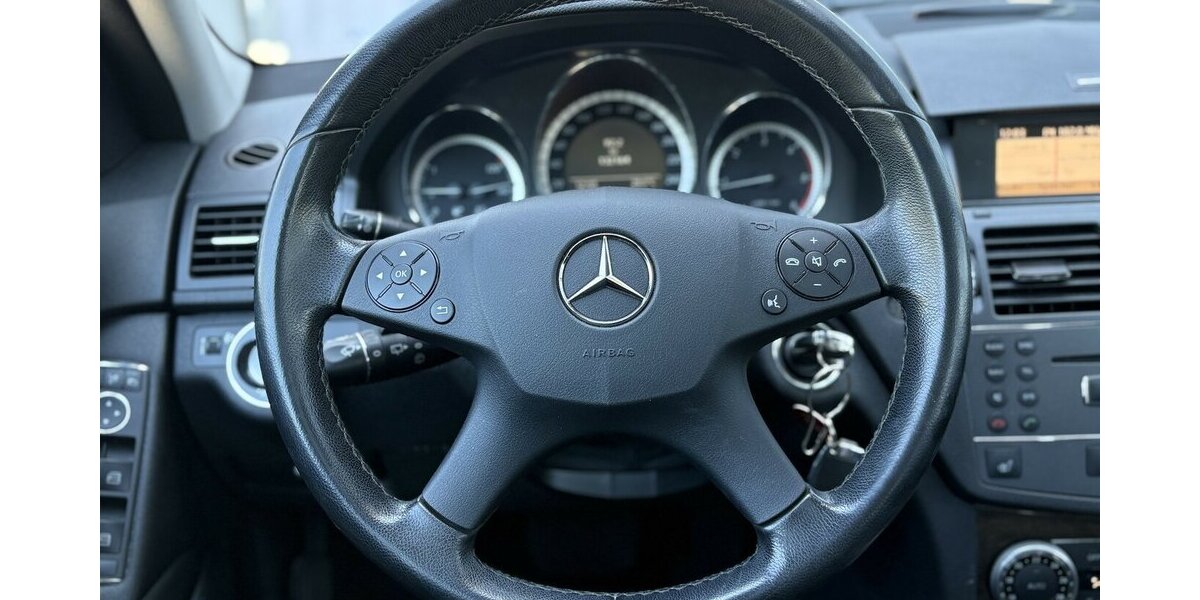 Mercedes-Benz C 220 CDI BlueEfficiency SCHIEBEDACH/NAVI/SHZ 132.163 km 12.900 &euro; Villingen-Schwenningen 78054