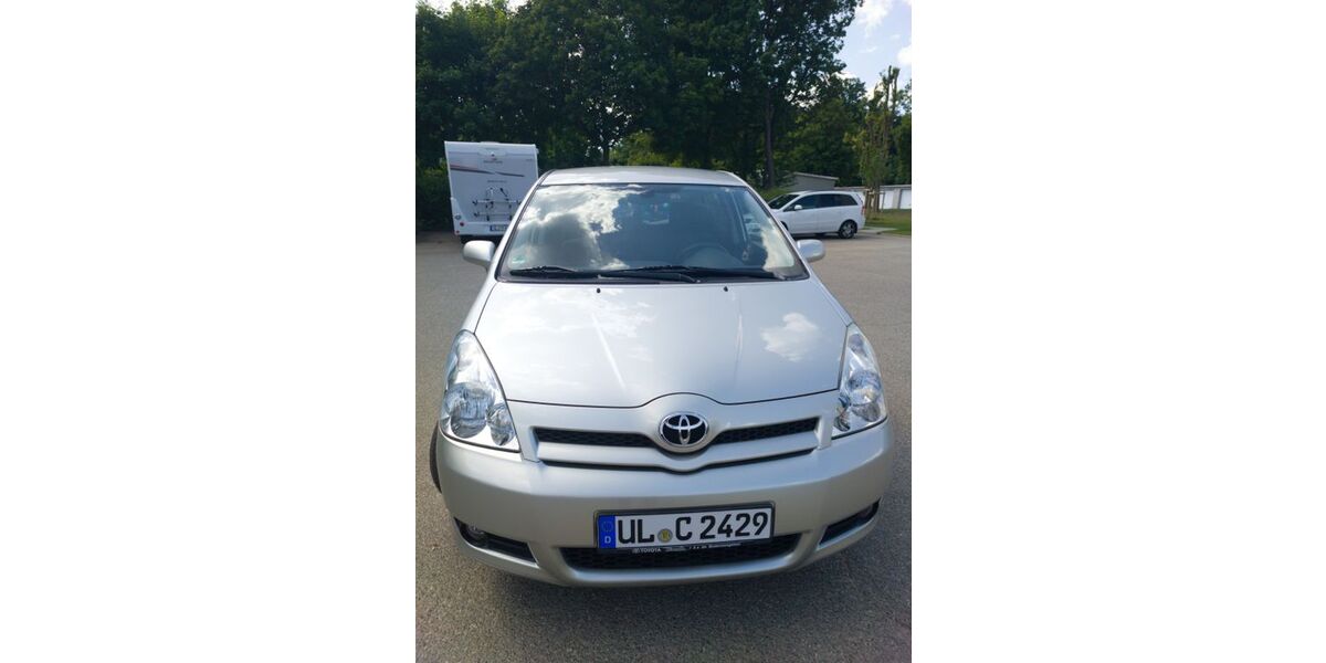 Toyota Corolla Verso 164.000 km 5.000 &euro; Ulm 89077