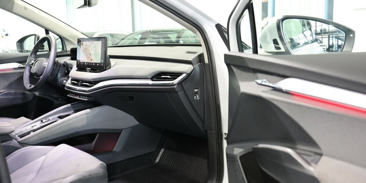 Skoda Enyaq IV 80 LOFT SPORT WHITE / WÄRMEPUMPE, AHK 132.000 km 26.444 &euro; Hamm 59077