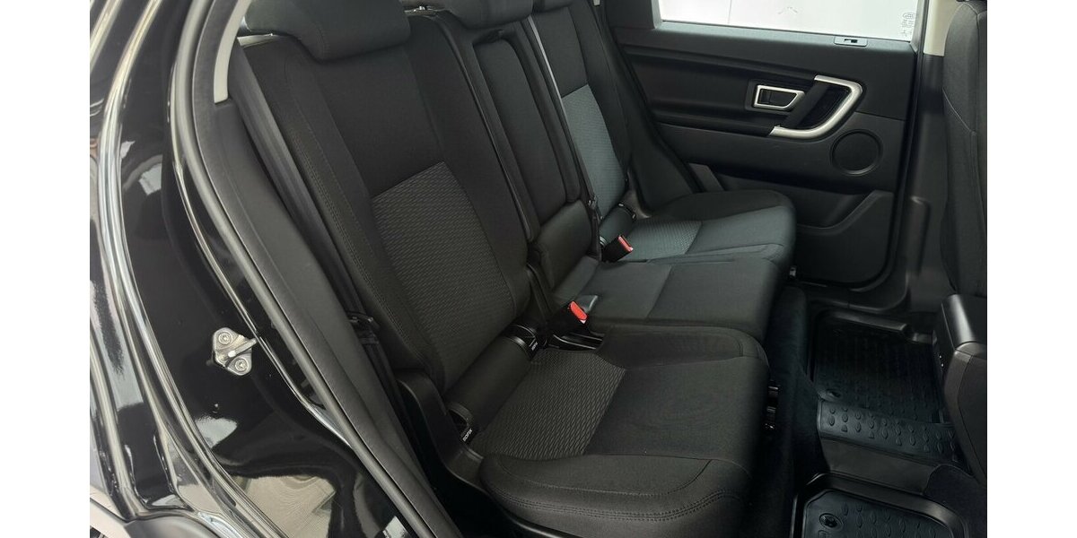 Land Rover Discovery Sport 2.0 Td4 SE AWD/AHK/KAMERA/KLIMA 111.402 km 13.900 &euro; Villingen-Schwenningen 78054