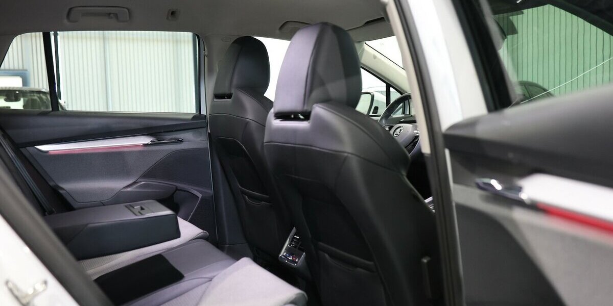 Skoda Enyaq IV 80 LOFT SPORT WHITE / WÄRMEPUMPE, AHK 132.000 km 26.444 &euro; Hamm 59077