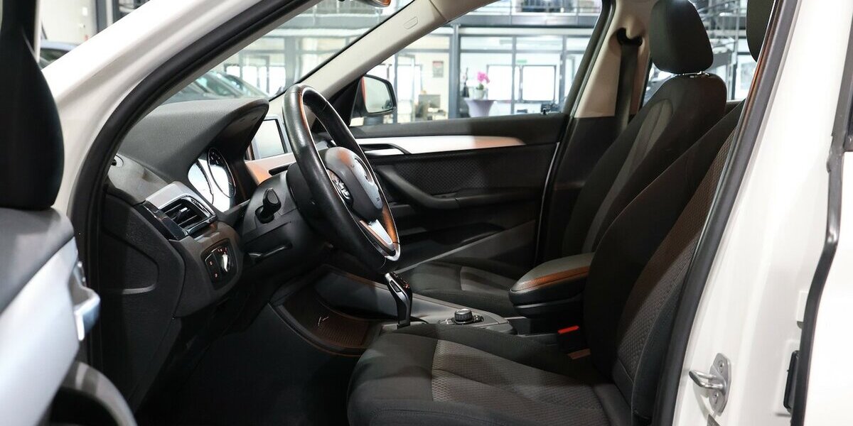 BMW X1 sDrive 18i Advantage WHITE / AUTOMATIK / 89.000 km 16.331 &euro; Hamm 59077