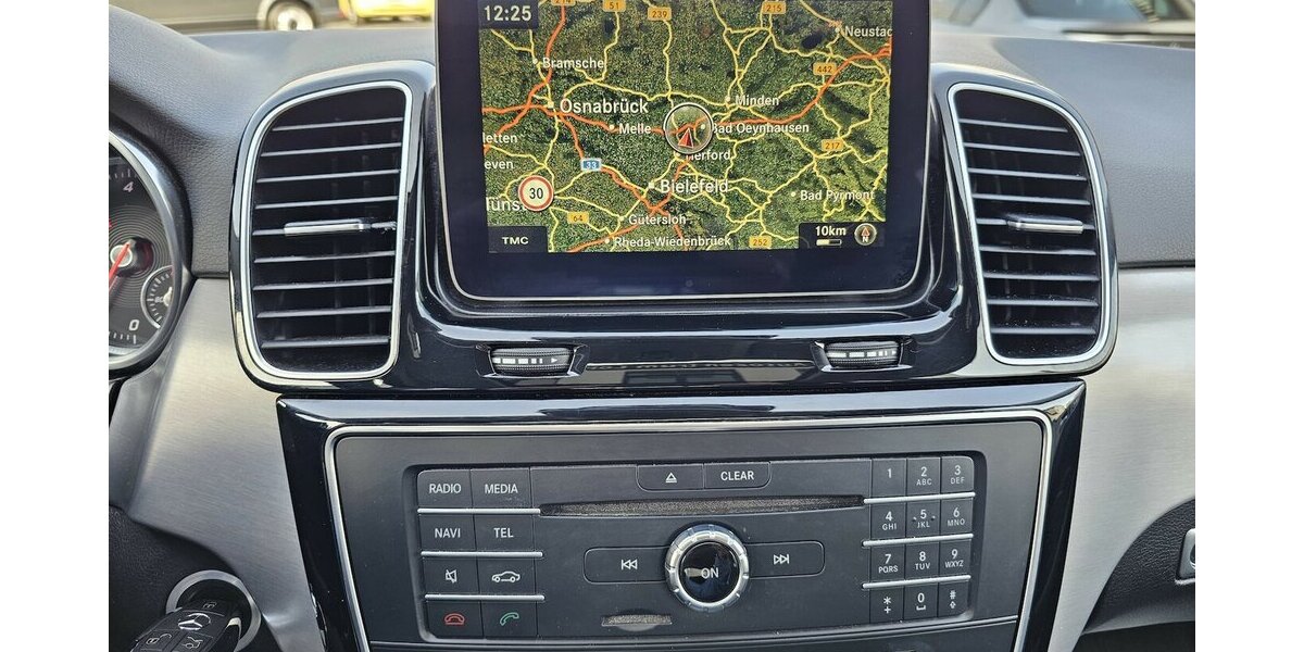 Mercedes-Benz GLE 350 d 4Matic LEDER NAVI AHK LED AUS 2.HAND 139.991 km 31.490 &euro; Löhne 32584