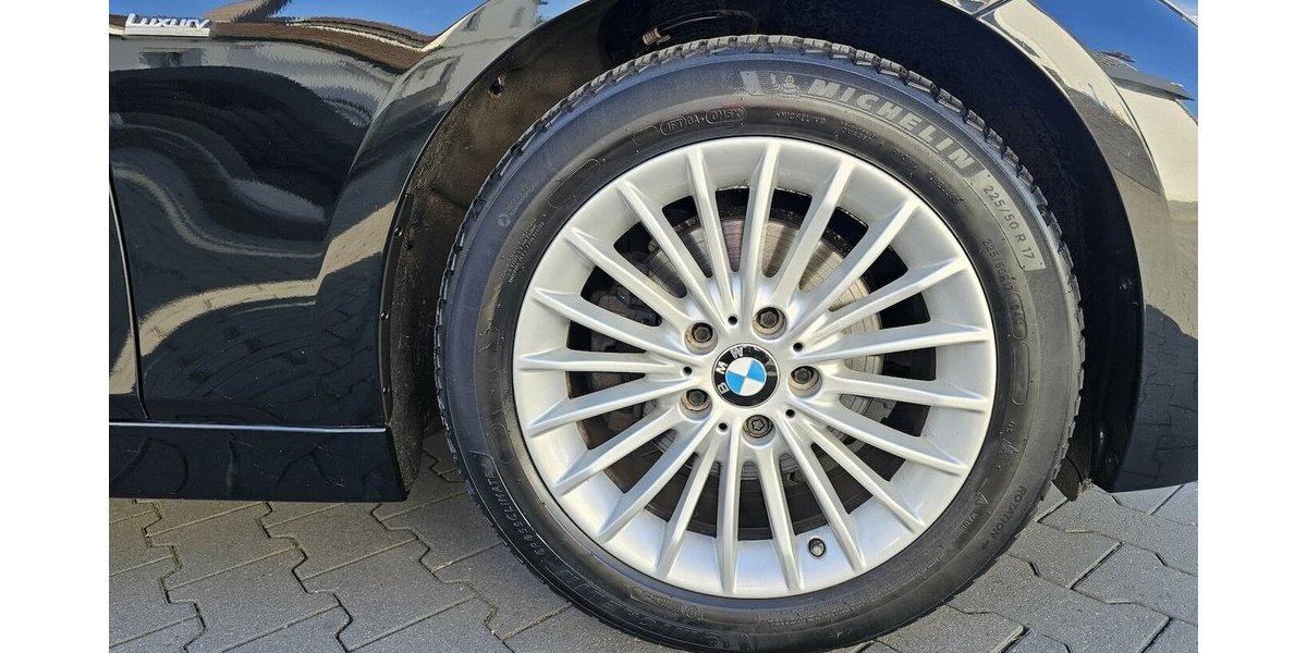 BMW 320d Luxury Line LEDER NAVI LED RFK AUS 1.HAND 53.750 km 22.790 &euro; Löhne 32584