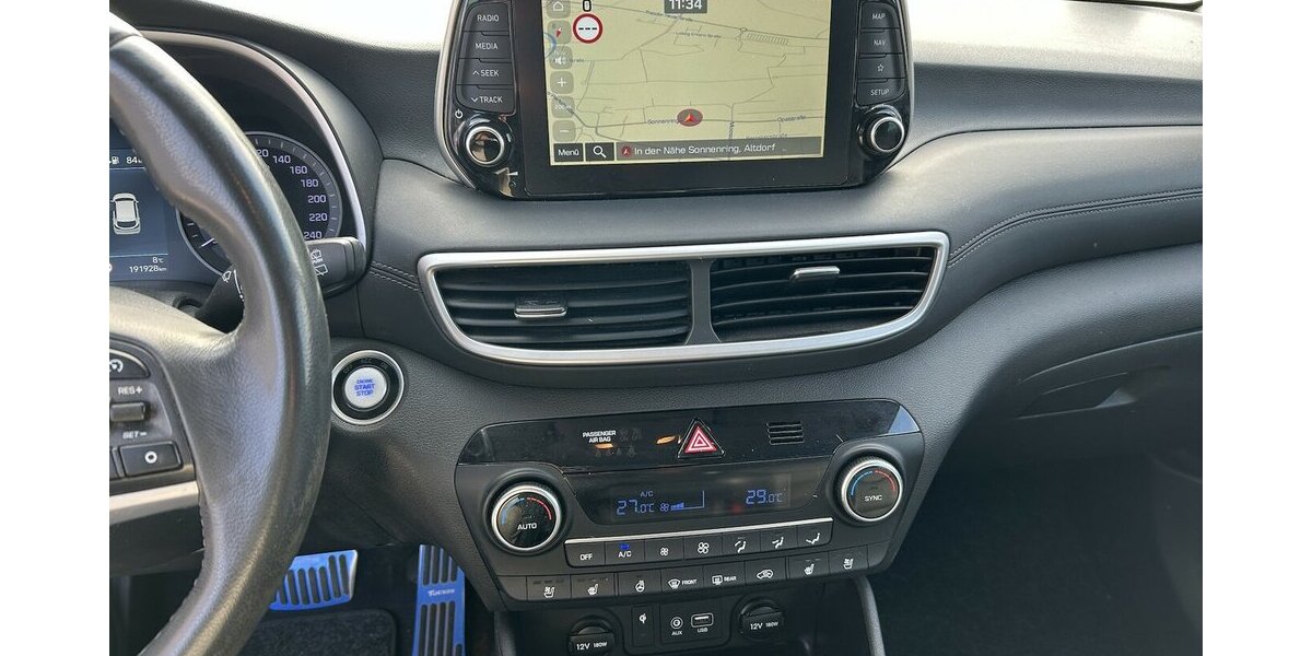 Hyundai Tucson 2.0 CRDi Automatik 4WD Premium Navi AHK 191.900 km 14.990 &euro; Altdorf 84032